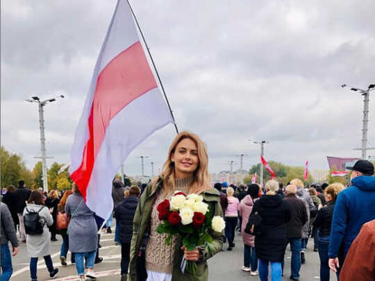 В Беларуси устроили колготочный флэшмоб в поддержку арестованной модели