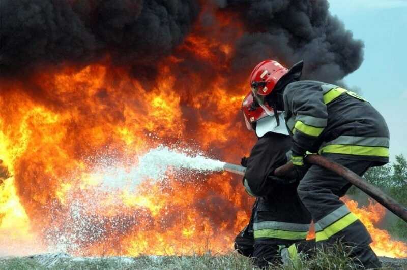 В Екатеринбурге произошел пожар на территории колонии, где находятся производственные цеха