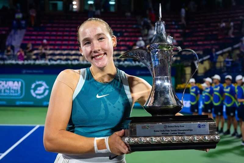 Теннисистка Мирра Андреева установила рекорд, завоевав победу на турнире WTA 1000 в возрасте 17 лет