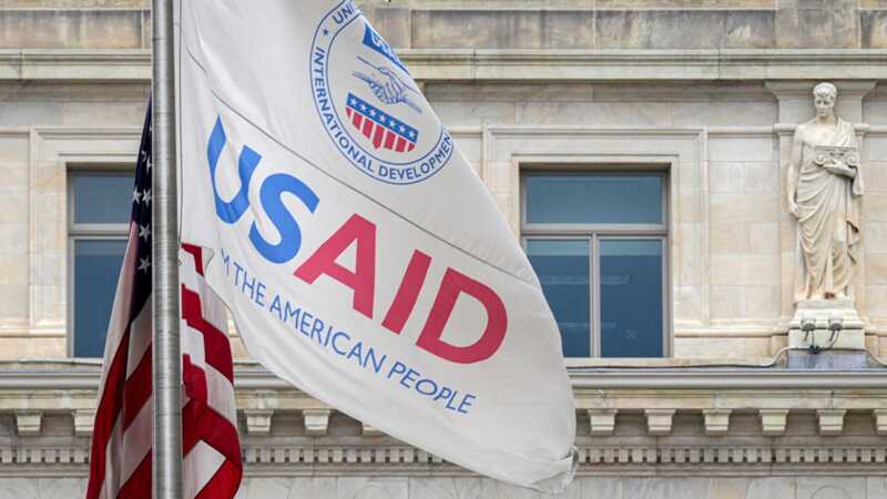 Администрация Трампа расторгла 5800 договоров с USAID, что ставит под угрозу усилия по борьбе с ВИЧ и малярией