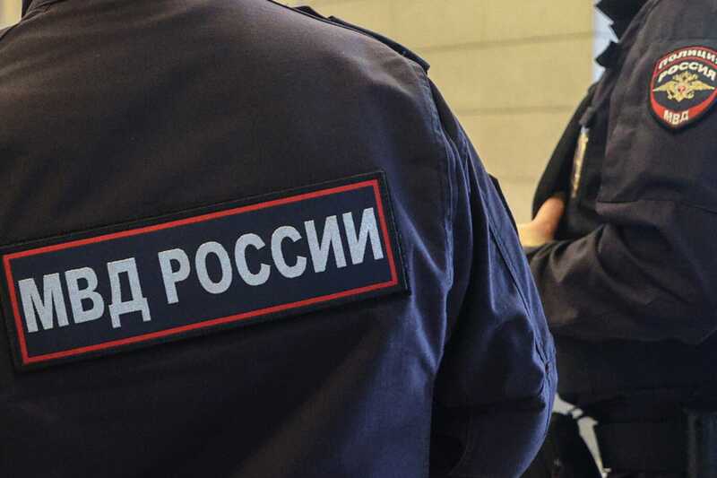 В Ленинградской области мужчина избил своего пьяного соседа с помощью доски