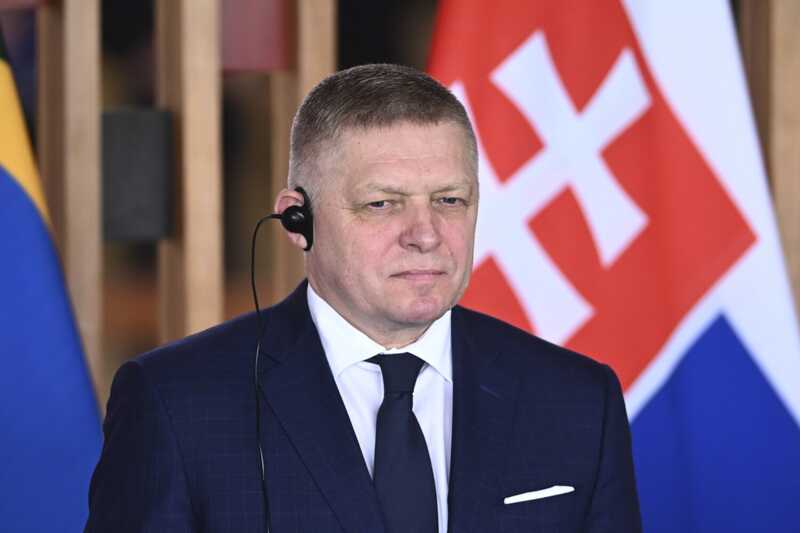 Партия Фицо высказалась о возможной отмене его поездки в Москву