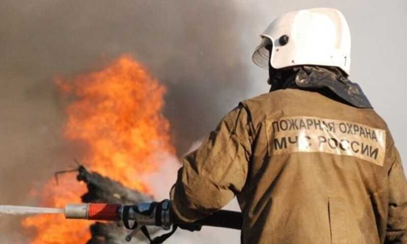 В результате обстрела в Суземке на заводе «Стрела» возник пожар