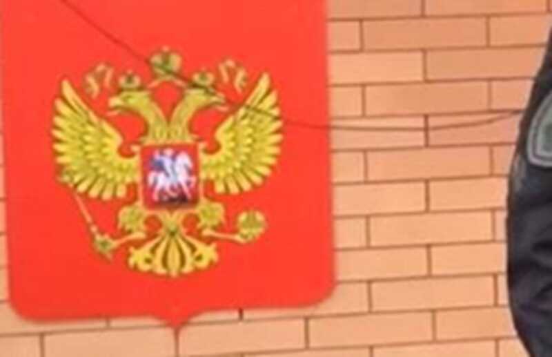 Z-каналы выразили недовольство по поводу использования герба без крестов на церемонии награждения Адама Кадырова