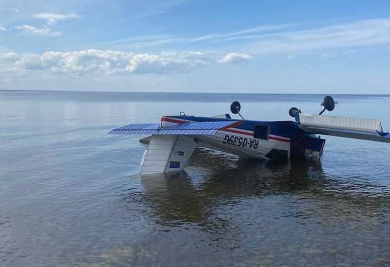 Легкомоторный самолет был вынужден совершить аварийную посадку в Финском заливе из-за отказа двигателя