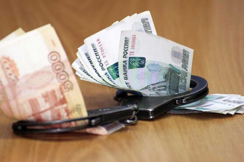 В Санкт-Петербурге трех сотрудников МЧС обвинили в получении взятки в размере миллиона рублей