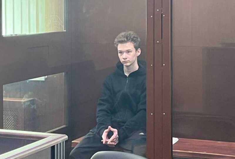 Суд приговорил сына актера Демчога к двум годам колонии за мошенничество