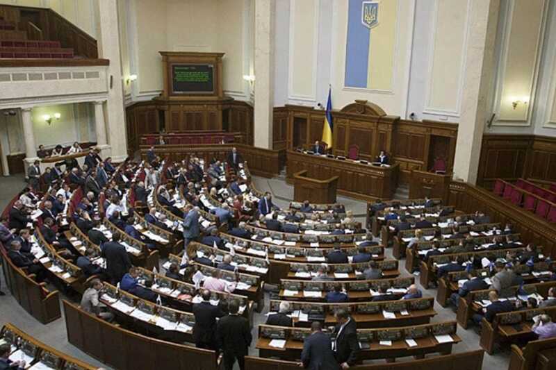 Верховная Рада рассмотрит вопрос о продлении срока действия военного положения и проведении мобилизации