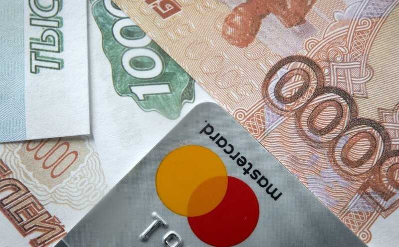 Работодателям в России запретят уменьшать премии больше чем на 20%