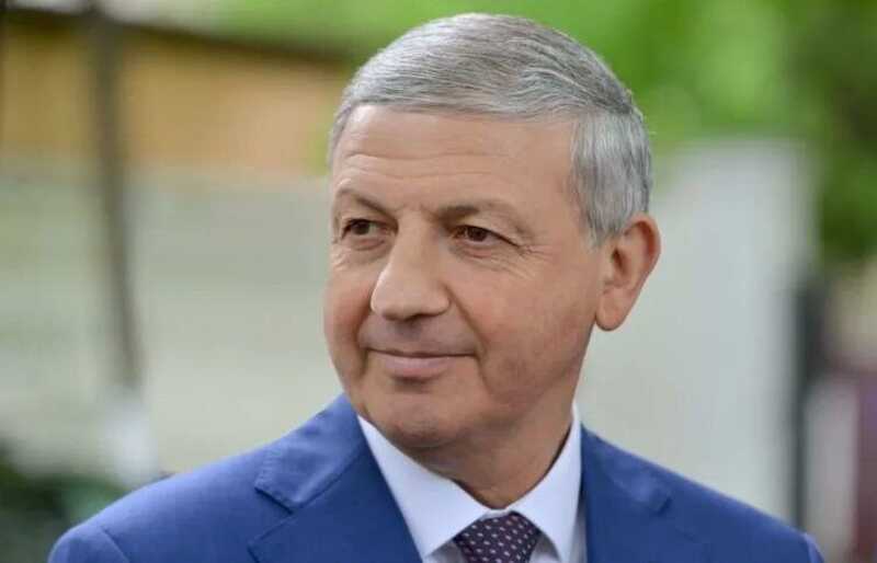 Вячеслава Битарова обвиняют в обмане, связанном с кредитом на сумму в миллиард рублей
