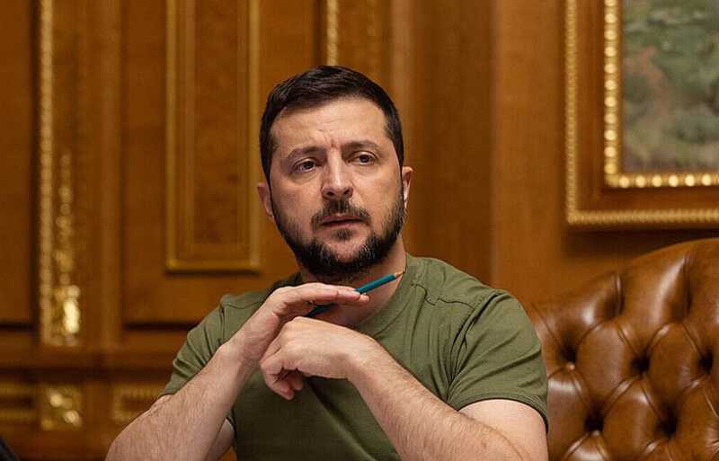 Президент Украины Владимир Зеленский утвердил назначение 16 новых послов