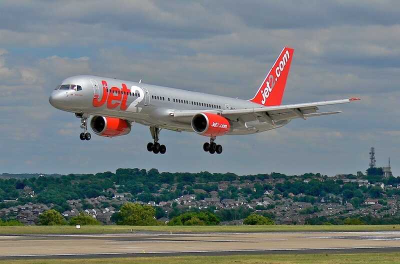 Самолёт авиакомпании Jet2 вышел из-под контроля из-за сильного ветра в одном из британских аэропортов