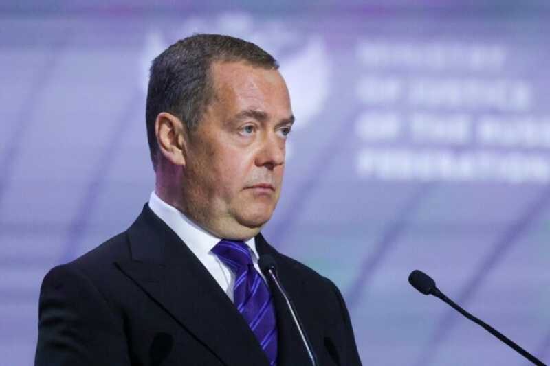 Медведев упомянул о «дальнейших действиях» после отмены ракетного моратория
