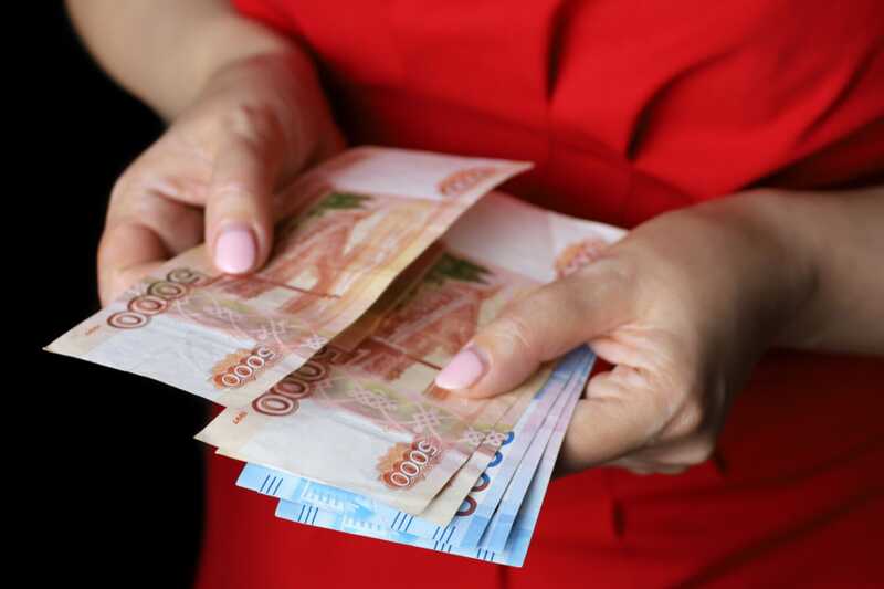 В Ульяновской области женщина отдала четырем курьерам мошенников 15 миллионов рублей