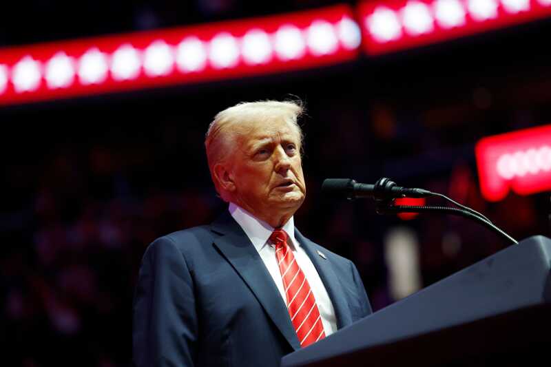 Трамп опять отложил срок повышения тарифов на китайские товары