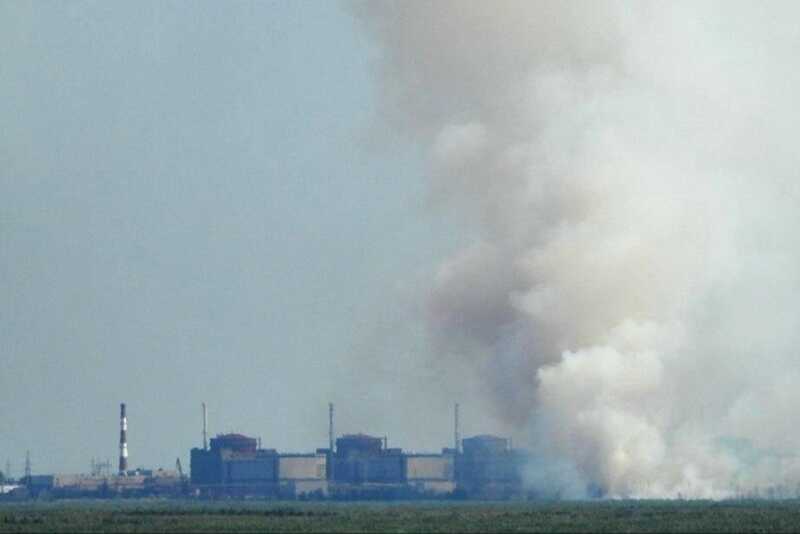 Пожар у Запорожской АЭС: дым обнаружили за пределами охраняемой территории