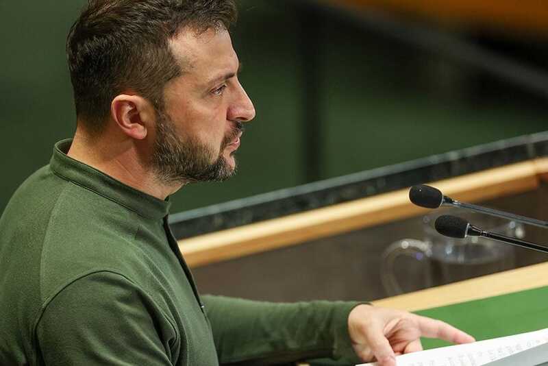 Президент Украины Зеленский поддержал предложение о трёхсторонних переговорах с Россией