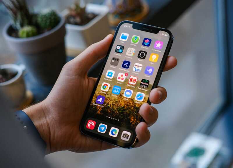 Пользователи Apple в России будут обязаны устанавливать MAX в обязательном порядке