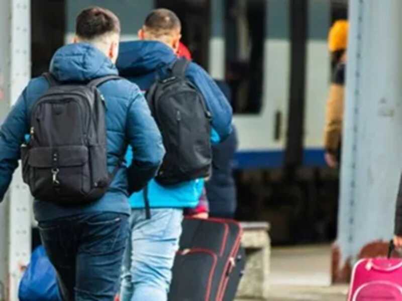 Правительство выпустило постановление касательно выезда за границу мужчин в возрасте от 18 до 22 лет